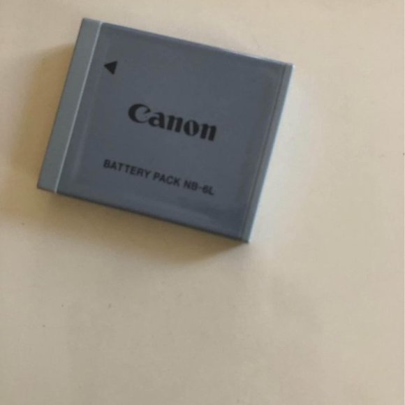 Canon Powershot digital camera - Picture 2 of 9